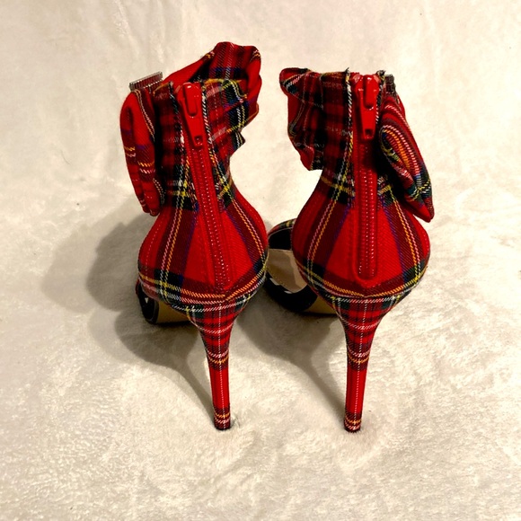 Betsey Johnson Womens RARITY Red Buckle Man Made Ankle Strap Shoes NEW w/o tags - Picture 3 of 5